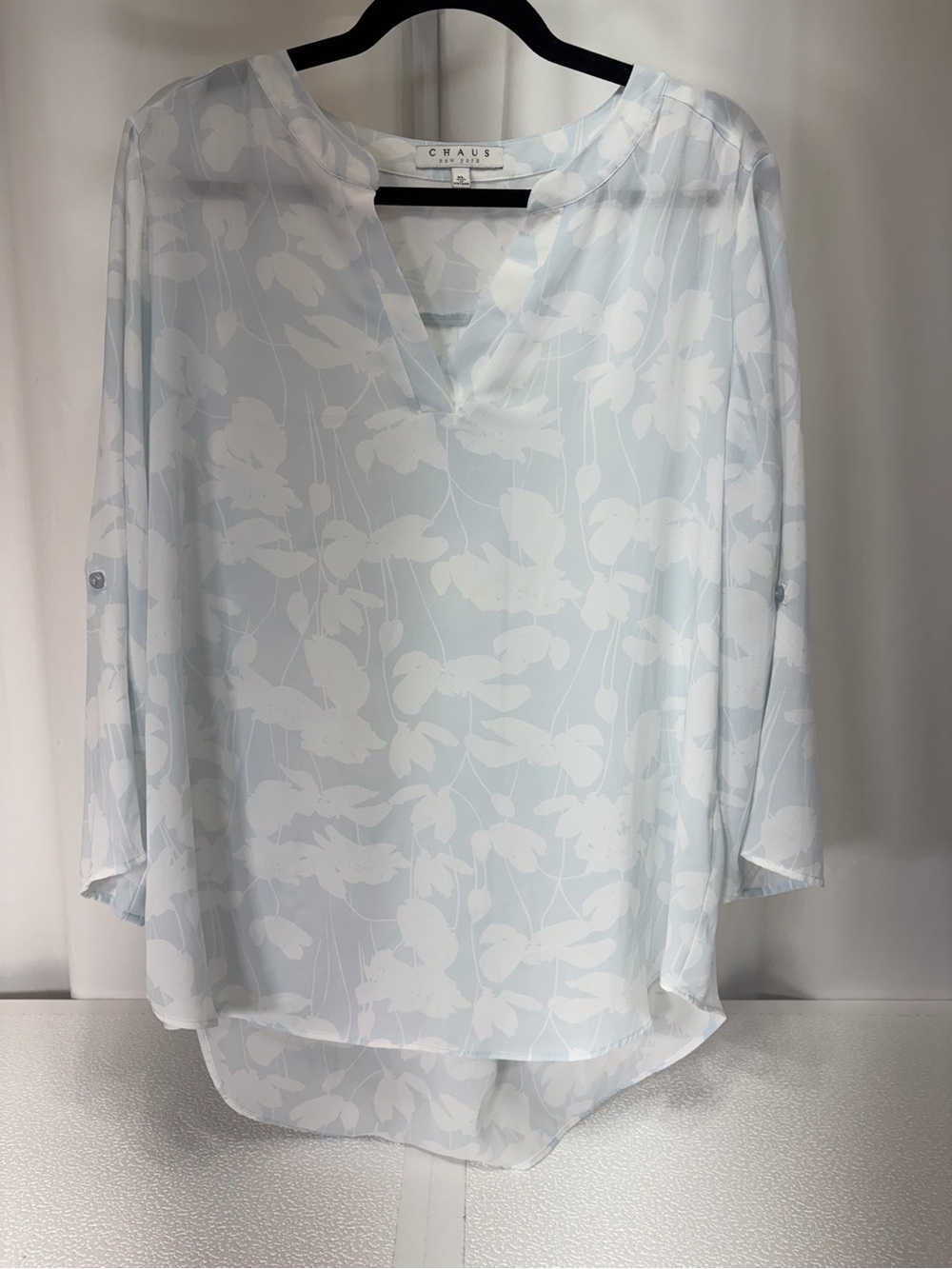 Chaus Pale Blue and White Floral V-Neck Tunic 4027